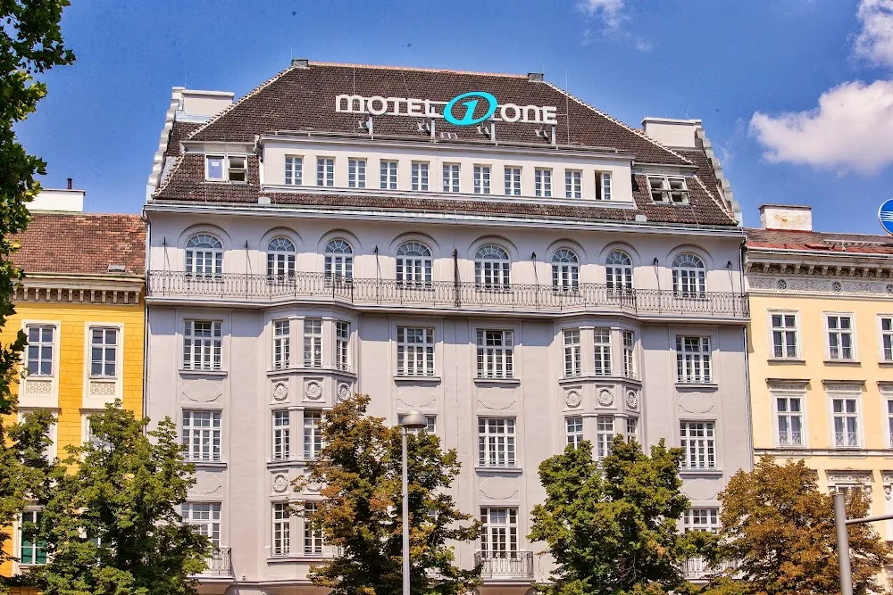 Transfer to Vienna Airport Transfer to Motel One Wien