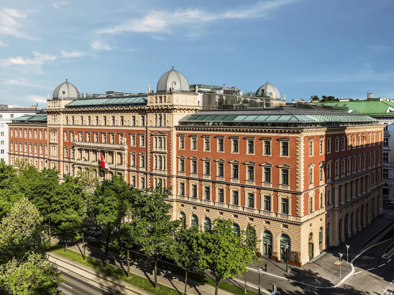 Transfer to Vienna Airport Transfer to Palais Hansen