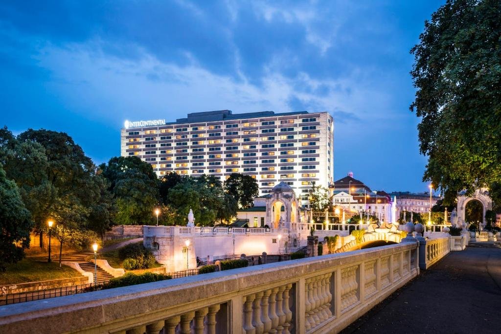 Transfer to Vienna Airport Transfer to InterContinental